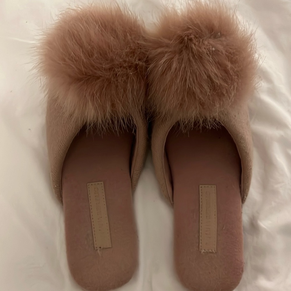 Banana Republic Pink Slipper Size 6